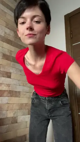 Am I your smol-girl-next-door type?🙂🙃