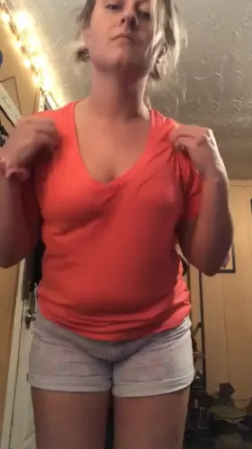 Start the weekend off right with your favorite blonde 💋❤️‍🔥