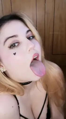 I want a soft and shy gamer boyfriend, do we have a deal?