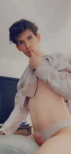 this was my first time making cummies hands free 😩💦