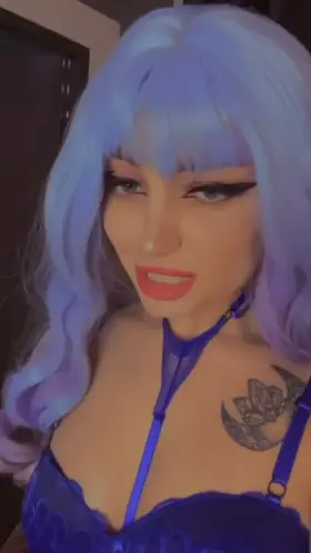 Upvote if you like me in blue 🤍