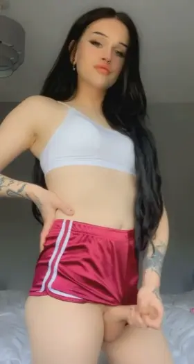 Have you ever sucked a girldick before..? ☺️