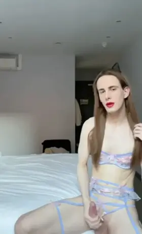 I want to be your dominant top 😅🥜