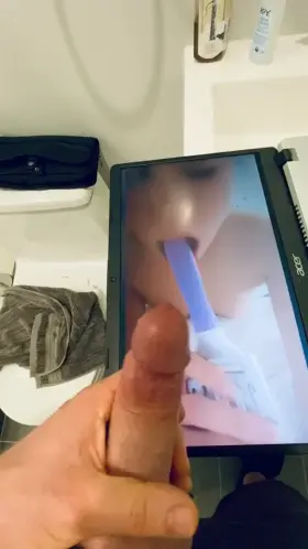 36 m Toronto, almost 8” cut Looking to go trib for trib, hopefully trade cum tribs. Big cocks+++ Toronto +++