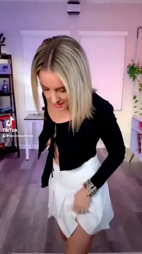 This cute TikTok thot needs a load