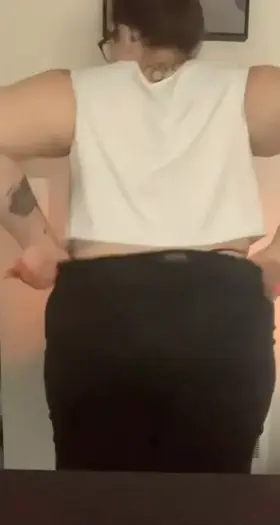 dropping in to take these off 😈🍑