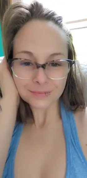 Fit MILF, looking for a naughty boy!