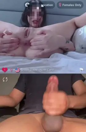 Sexy White Girl Showing Off Her Asshole Then Playing With Dildo