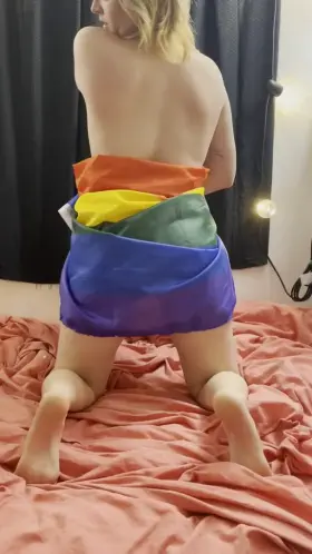 I’m jealous your beard gets to sit on your face every day and I don’t 😡 [F]