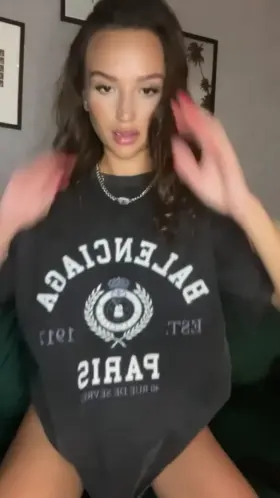 Revealing my tiny body to ‘lift’ your spirits 😉