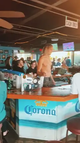 Who Likes Balcony Tits 🙋🏼‍♀️