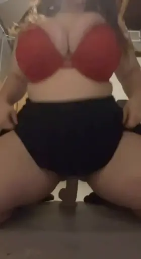 Titties Bouncing as She Rides (Twitter @bunnnyclaire)