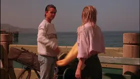 Christina Applegate baggy pants in 