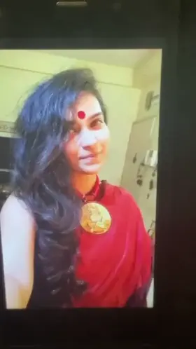 Blasted a fat load all over her saree.