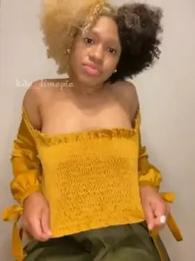 Want to taste my fruit? 🍋😜