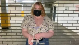 Hey I’m Rosie and I love flashing my tits in public 👋🏻😎