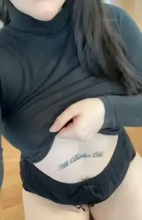 Wanna fuck a nerdy girl with big tits?