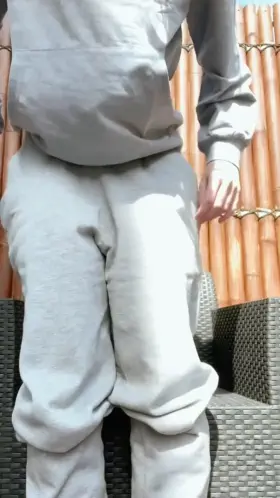 Sending a masturbating video to every guy that upvotes ☺️ (My auto reply is on)[Sc] 👻emye211