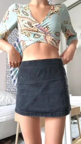 Daddy likey her Sexy Chest and cheekies sexier