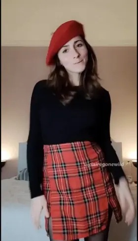 She love doing this ( her free folder in the comments )