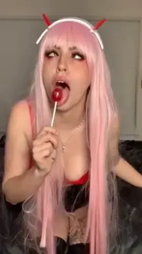 Would you be my darling for Valentine’s Day? 🤤❤️