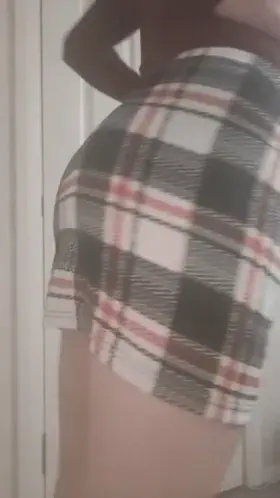 Everything I eat goes Straight to my Sissy ass and hips 👀🥴