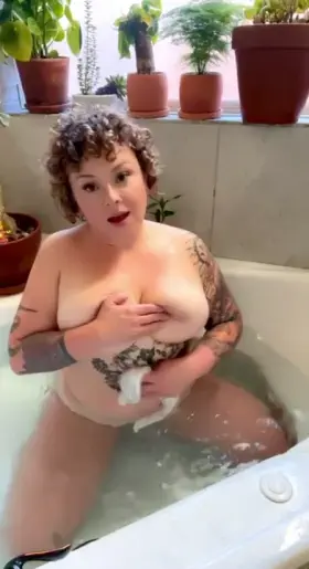 Bath time is lots of fun! (f) 39🛁🛁💦