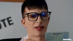 Nerdy Twink Sucks Tattooed Flasher`s Huge Cock