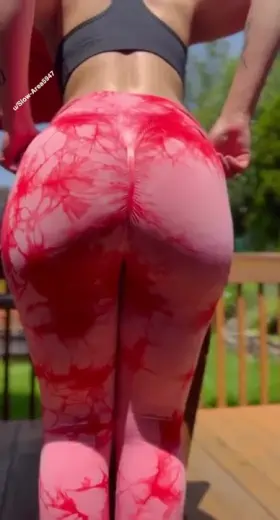 Does daddy like to train 19yo college girls outdoors ? 😇