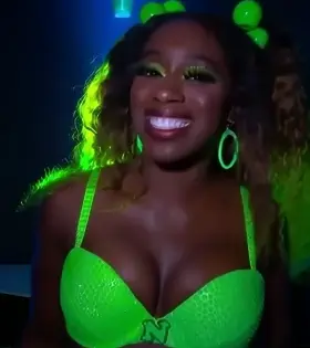 Naomi’s big tits bouncing