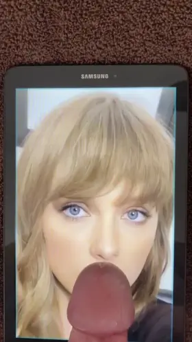 Taylor Swift has a perfect face to cum on