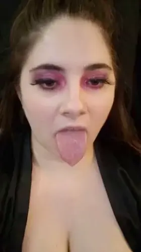 Such a good blank girl!!