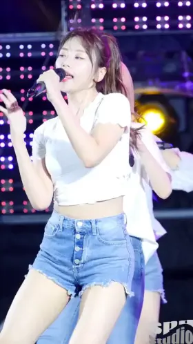 Dreamcatcher - Jiu & Yoohyeon