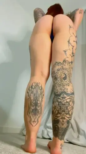 Good morning, me and my booty wanna make your Monday better.