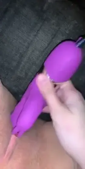 Want to watch me cream? Link below 😌