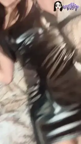 No I’m not smuggling a hot dog under my dress 😉