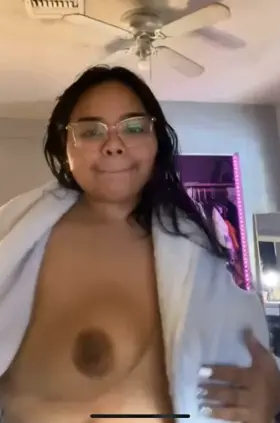 Lol I’m a perv flashing n exposing my fat saggy hot little bod in my robe twerking, I need sum fat big cock 🤪😘🍆👅💦💦🍆🐖