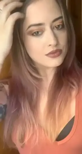 I love when you play with my hair ^.^