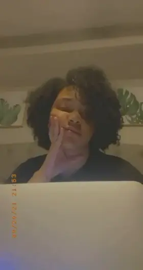 I'm bored in class, anyone want to play with my boobs?