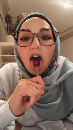 Would it be better if I give you a bj?💦