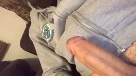 27 y/o, wanting to swap bj’s with another hung guy for the first time. Upvote if you would want to play with this 😉