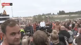 Lily Lowe wins Roskilde Naked Race