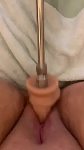 wanna see how fast my fuck machine makes me cum?