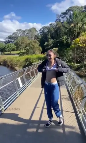 midday on a sunday is the best but worst time to take nudes🤒