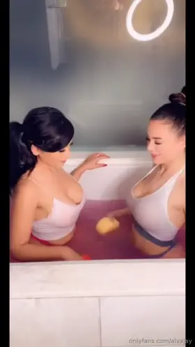 New collection 🧐🧐For those who are interested in watching👀👀 different types of 🎥videos 👇👇👇link below