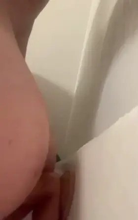 26 / Wish it was you instead ~ / wanna trade pics and vids? 😏 / kik: mxxc94