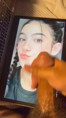 Feed me Charli 🥵🥵