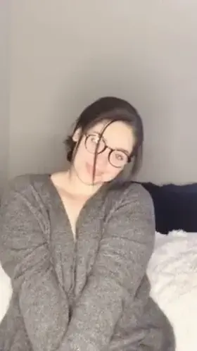 Good morning from me and my boobs 😋🥰