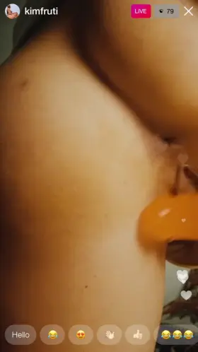 IG caught Squeeze her 👅