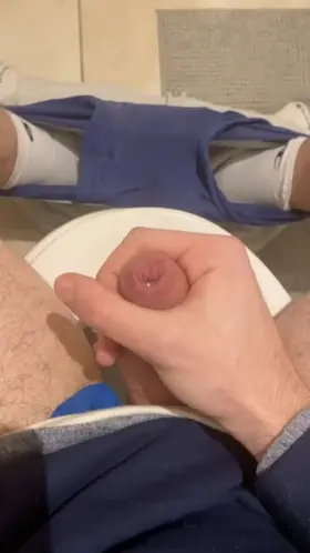 Anyone else love stroking a wet tip [22]